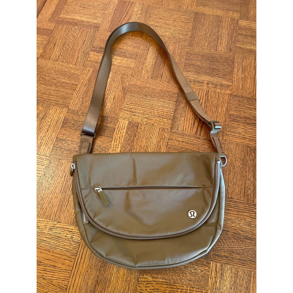 Lululemon Crossbody Festival bag